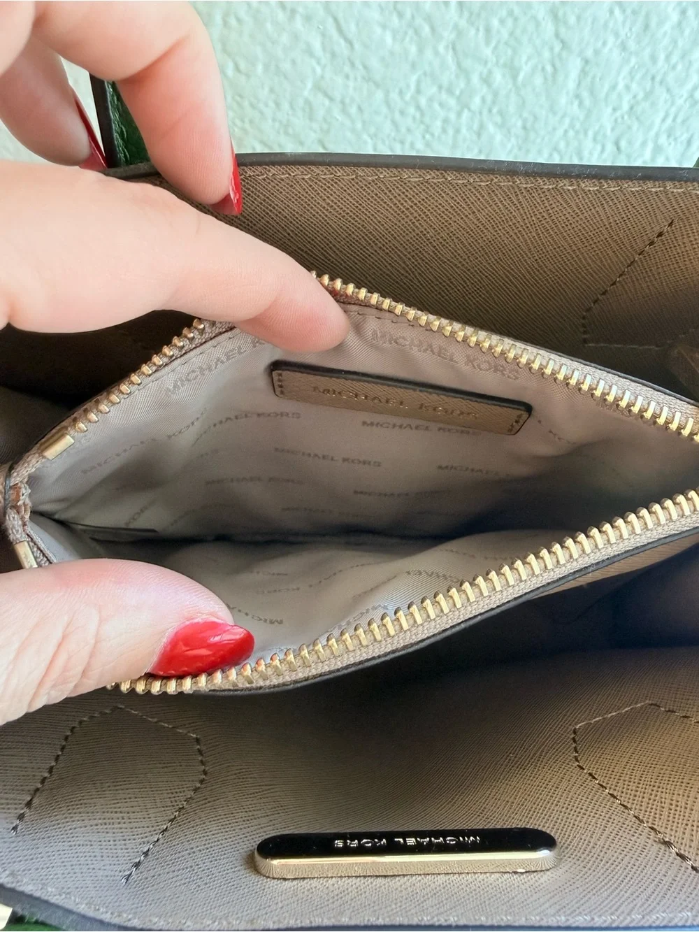 Michael Kors Mercer Medium Pebbled Leather Green Crossbody Hand Bag Purse